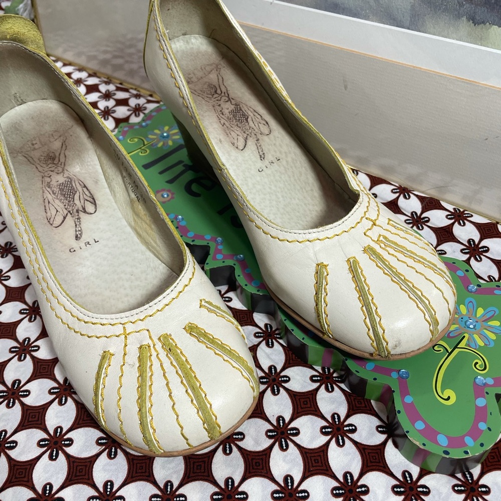 Fly Girl Vintage Round Toes
